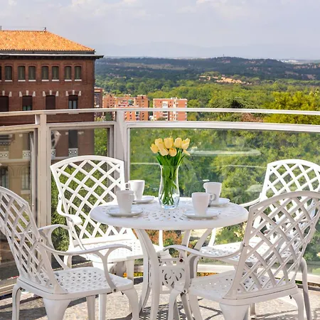 Luxury In Barrio Palacio