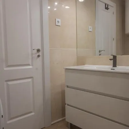 Apartment Elegant Temporary On Street Hiruela Temporal Hrl1710 Madrid