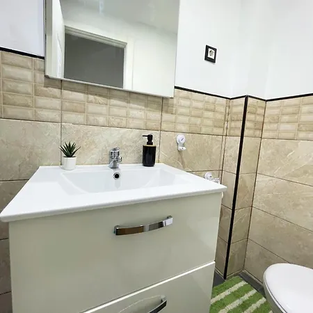 3bedrooms *