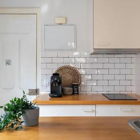 And Bright In Puerta Del Angel - Cabello Apartment Madrid