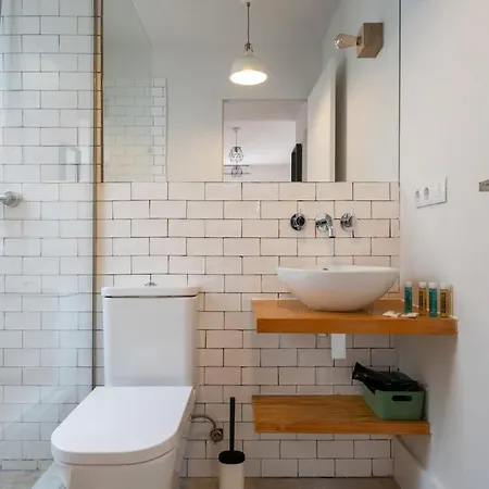 And Bright In Puerta Del Angel - Cabello Apartment Madrid