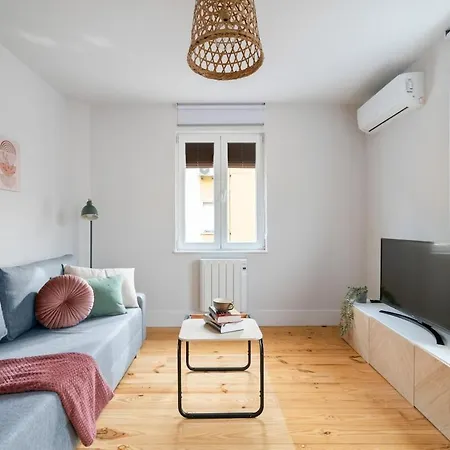 And Bright In Puerta Del Angel - Cabello Apartment *