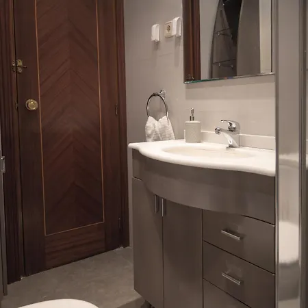 Cozy 3-bedroom With Balcony In Chamberi Temporal Fei5 Apartment