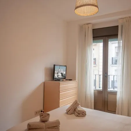 Cozy 3-bedroom With Balcony In Chamberi Temporal Fei5 *