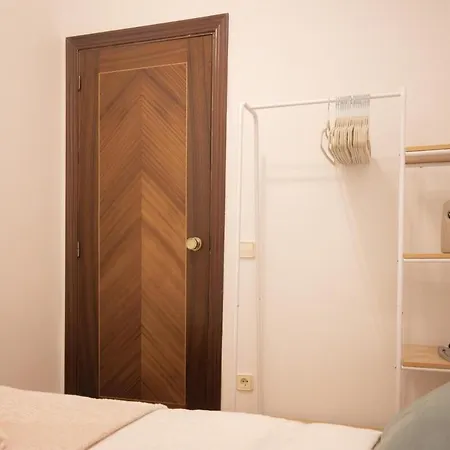 Cozy 3-bedroom With Balcony In Chamberi Temporal Fei5 *