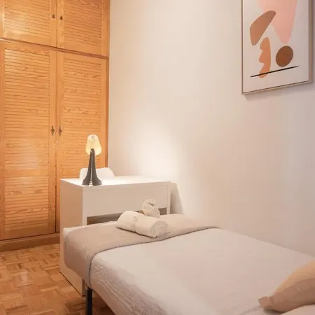 Apartment Cozy 3-bedroom With Balcony In Chamberi Temporal Fei5 Madrid