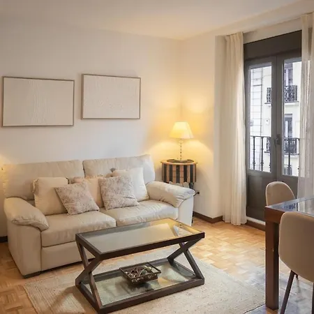 Cozy 3-bedroom With Balcony In Chamberi Temporal Fei5 * Madrid