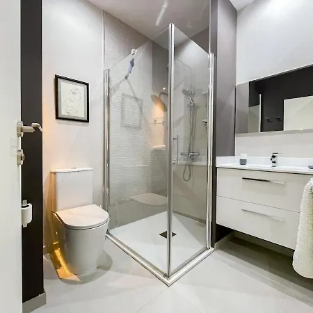 Tranquil Loft In Bernabeu Madrid