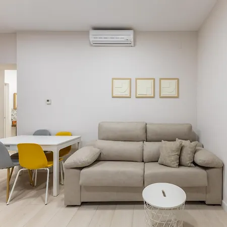 Cuatro Caminos Apartment