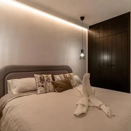 Retiro At Your Doorstep Enjoy The Heart Of * Madrid