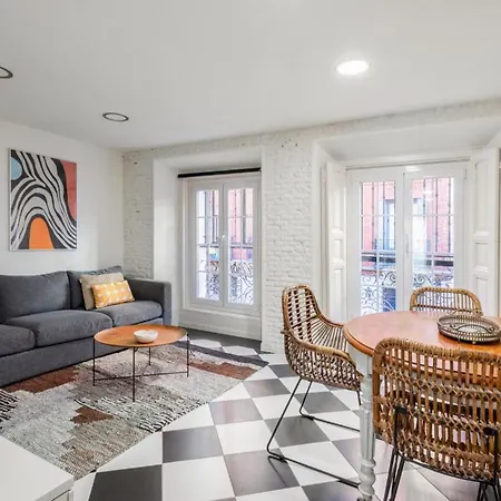 2 Bedrooms 1 Bathroom Furnished - Lavapies - Bright Modern - Mintystay Apartment