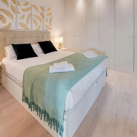 1 Bedroom 1 Bathroom Furnished - Salamanca - Stylish Wterrace - Mintystay *