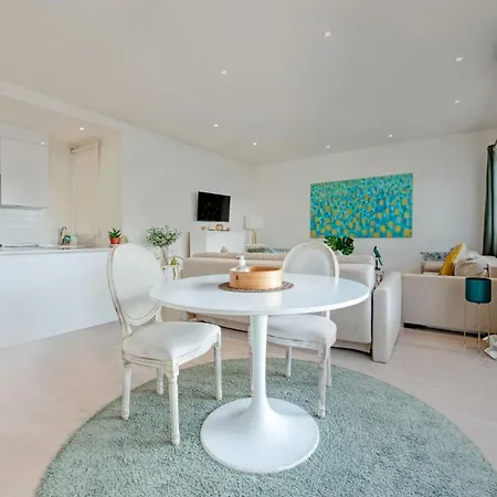 1 Bedroom 1 Bathroom Furnished - Salamanca - Stylish Wterrace - Mintystay Apartment
