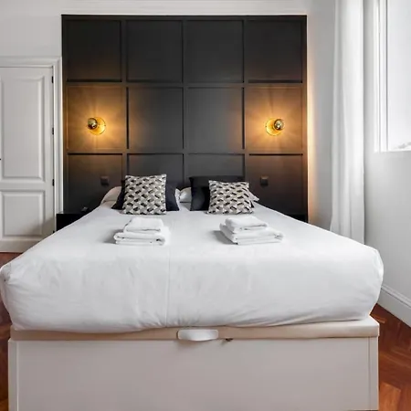 Apartment 1 Bedroom 1 Bathroom Furnished - Salamanca - Modern Wterrace - Mintystay