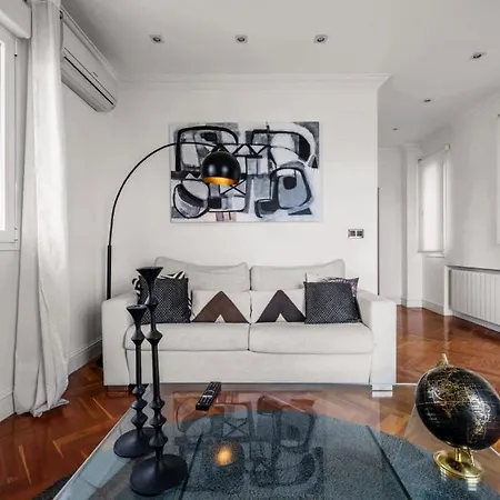 1 Bedroom 1 Bathroom Furnished - Salamanca - Modern Wterrace - Mintystay Apartment *
