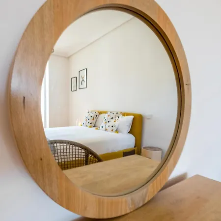 4 Bedrooms 2 Bathrooms Furnished - Salamanca - Bright - Mintystay Apartment *