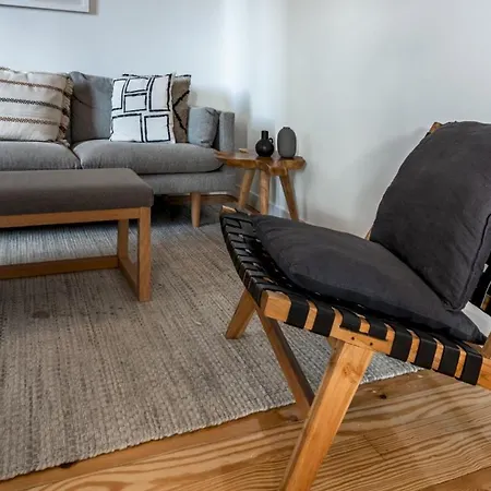 4 Bedrooms 2 Bathrooms Furnished - Salamanca - Luxurious - Mintystay Apartment *