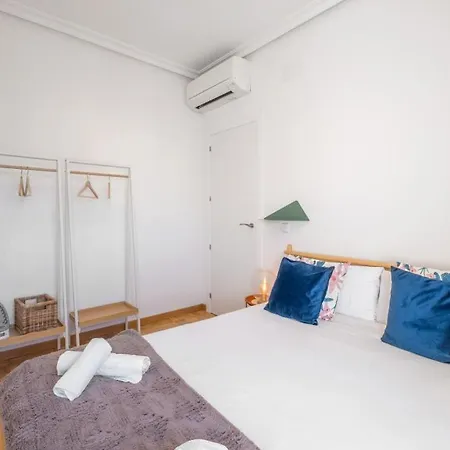 4 Bedrooms 2 Bathrooms Furnished - Salamanca - Bright - Mintystay * Madrid