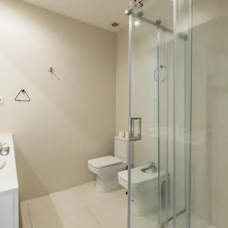 Apartment 4 Bedrooms 2 Bathrooms Furnished - Salamanca - Bright - Mintystay *