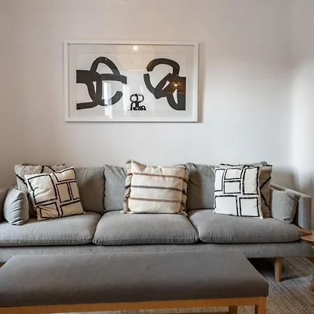 Apartment 4 Bedrooms 2 Bathrooms Furnished - Salamanca - Luxurious - Mintystay