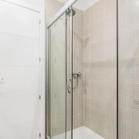 Apartment 4 Bedrooms 2 Bathrooms Furnished - Salamanca - Refurbished - Mintystay