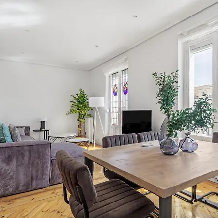 Apartment 4 Bedrooms 2 Bathrooms Furnished - Salamanca - Refurbished - Mintystay *