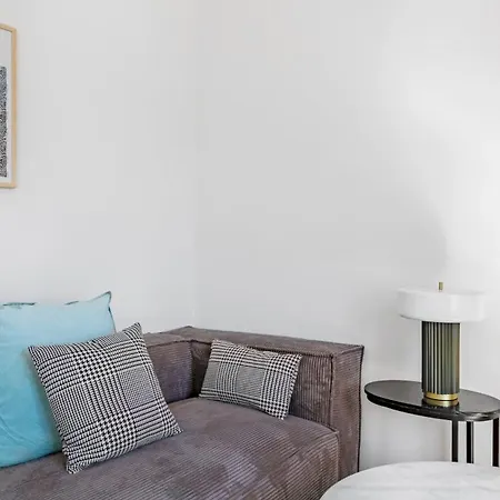 4 Bedrooms 2 Bathrooms Furnished - Salamanca - Refurbished - Mintystay Madrid