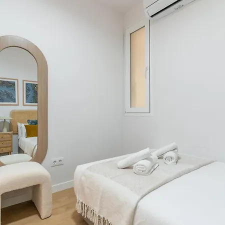 Stylish -4bedrooms 2bathrooms-salamanca Apartment *