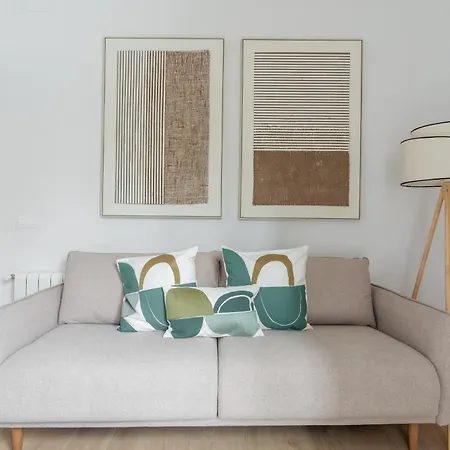 Stylish -4bedrooms 2bathrooms-salamanca Apartment *
