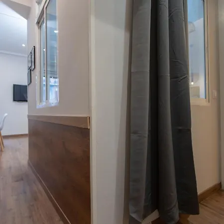Nickel Apartment *