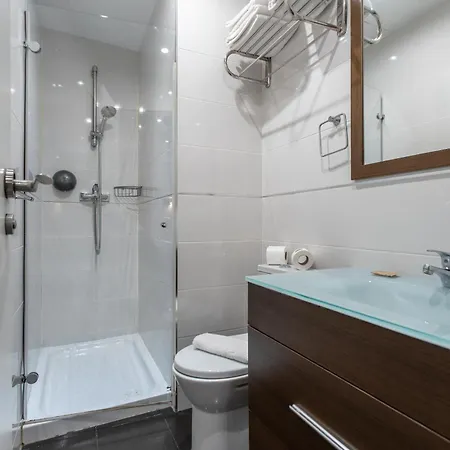 Nickel Apartment *