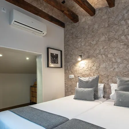 Nickel Apartment *