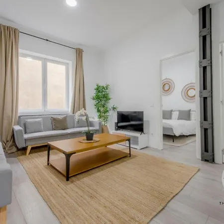 Dinamica Y Agradable 6, Conoce Toledo 77 * Madrid