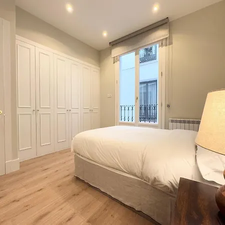 Alcala Gate Exquisite Luxury Seasonal *