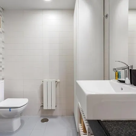 Apartment With Parking - 1b *
