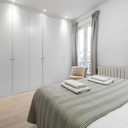 3 Bedrooms 2 Bathrooms Furnished - Salamanca - Modern And Bright - Mintystay *
