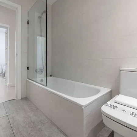 3 Bedrooms 2 Bathrooms Furnished - Salamanca - Modern And Bright - Mintystay Apartment *