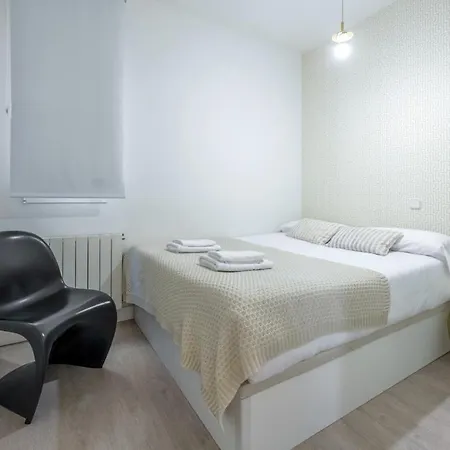 3 Bedrooms 2 Bathrooms Furnished - Salamanca - Modern And Bright - Mintystay Apartment