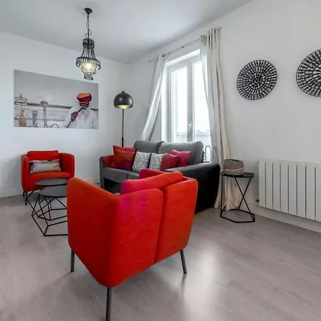3 Bedrooms 2 Bathrooms Furnished - Salamanca - Modern And Bright - Mintystay