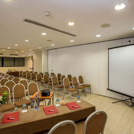 Hotel Leonardo City Center 3*