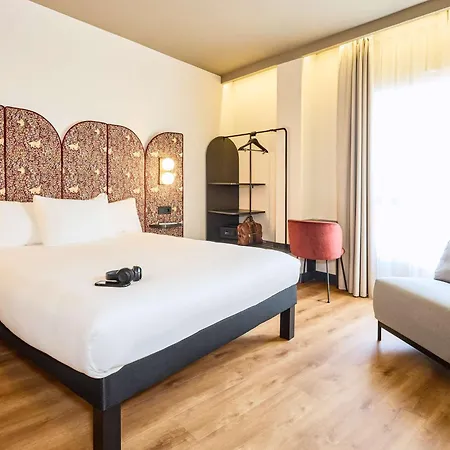 Ibis Styles Centro Maravillas 2*