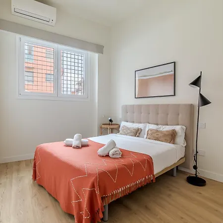 Caterina Plaza Castilla Apartment *