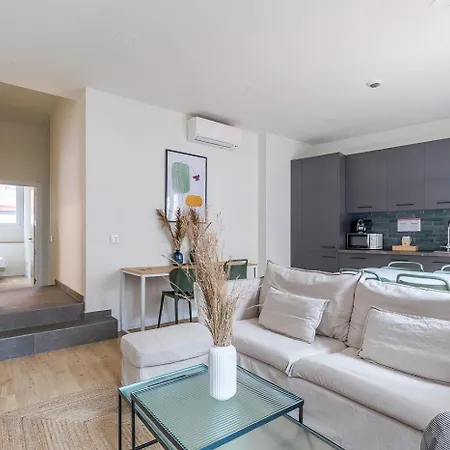 Caterina Plaza Castilla Apartment *