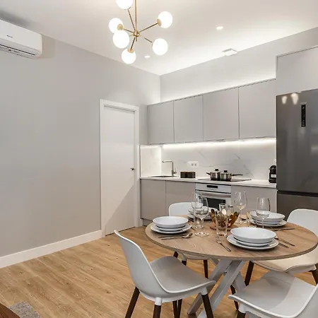 Apartment Waou Essence Iii Anton Martin - Corta Duracion