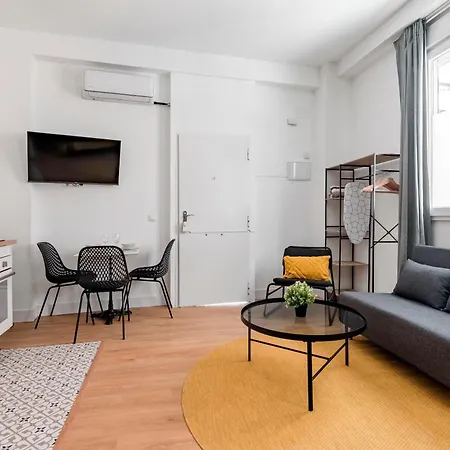 Apartament Charming Lucero *
