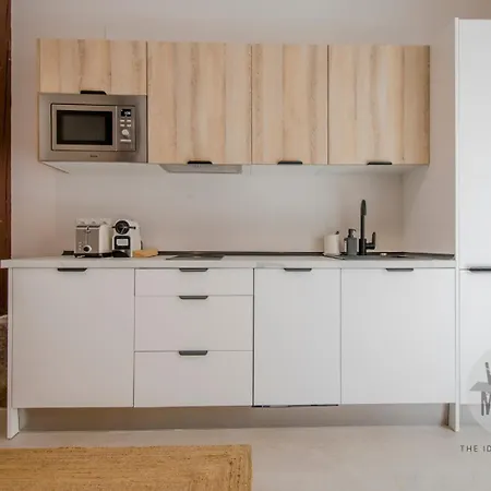Toque De 8 En Tesoro 6 E3 Apartamento