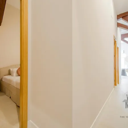 Apartamento Toque De 8 En Tesoro 6 E3
