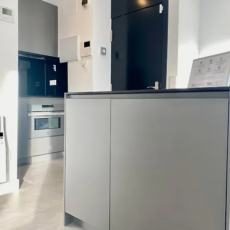 Charming Urban La Latina Apartment Madrid