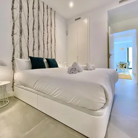 Charming Urban La Latina Apartment *