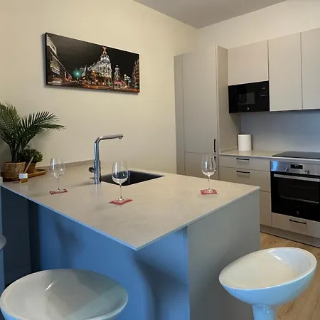 Gold Aparment Wifi Ac Services E1 Apartment *
